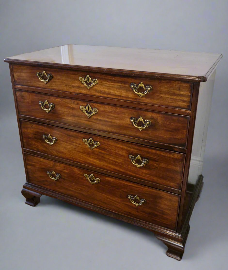 small_mahogany_georgian_chest