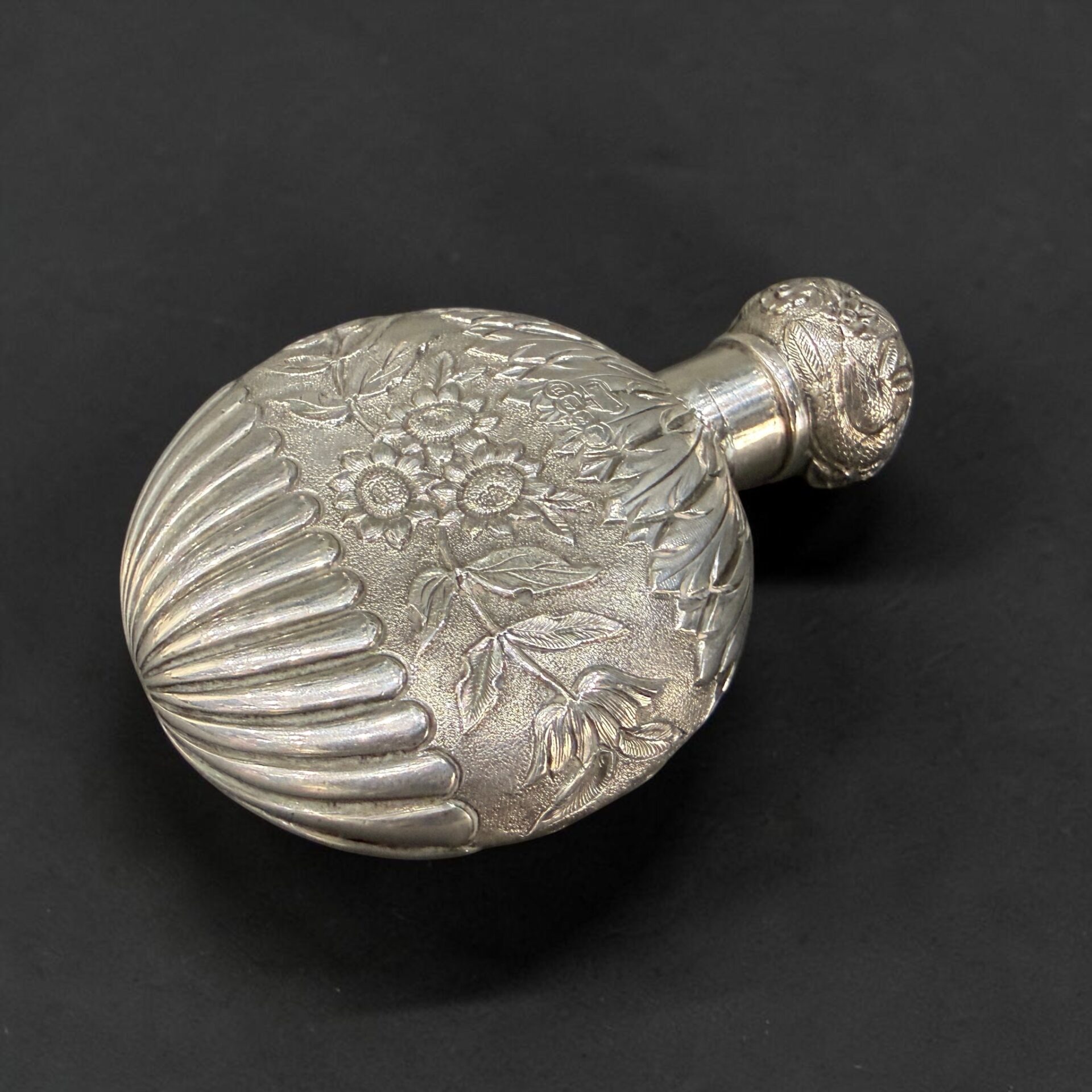 Exquisite silver scent bottle, Birmingham 1887