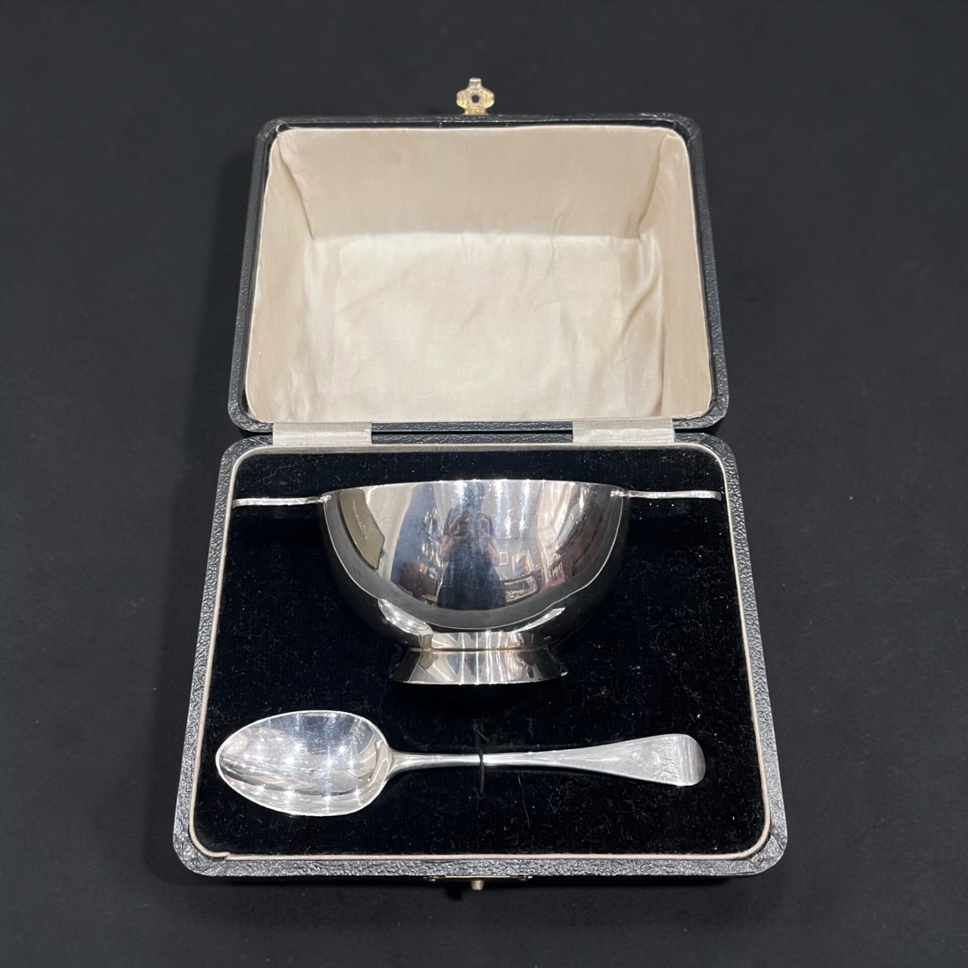 Silver bowl and spoon set, Birmingham 1927 by Charles S Green & Co Ltd