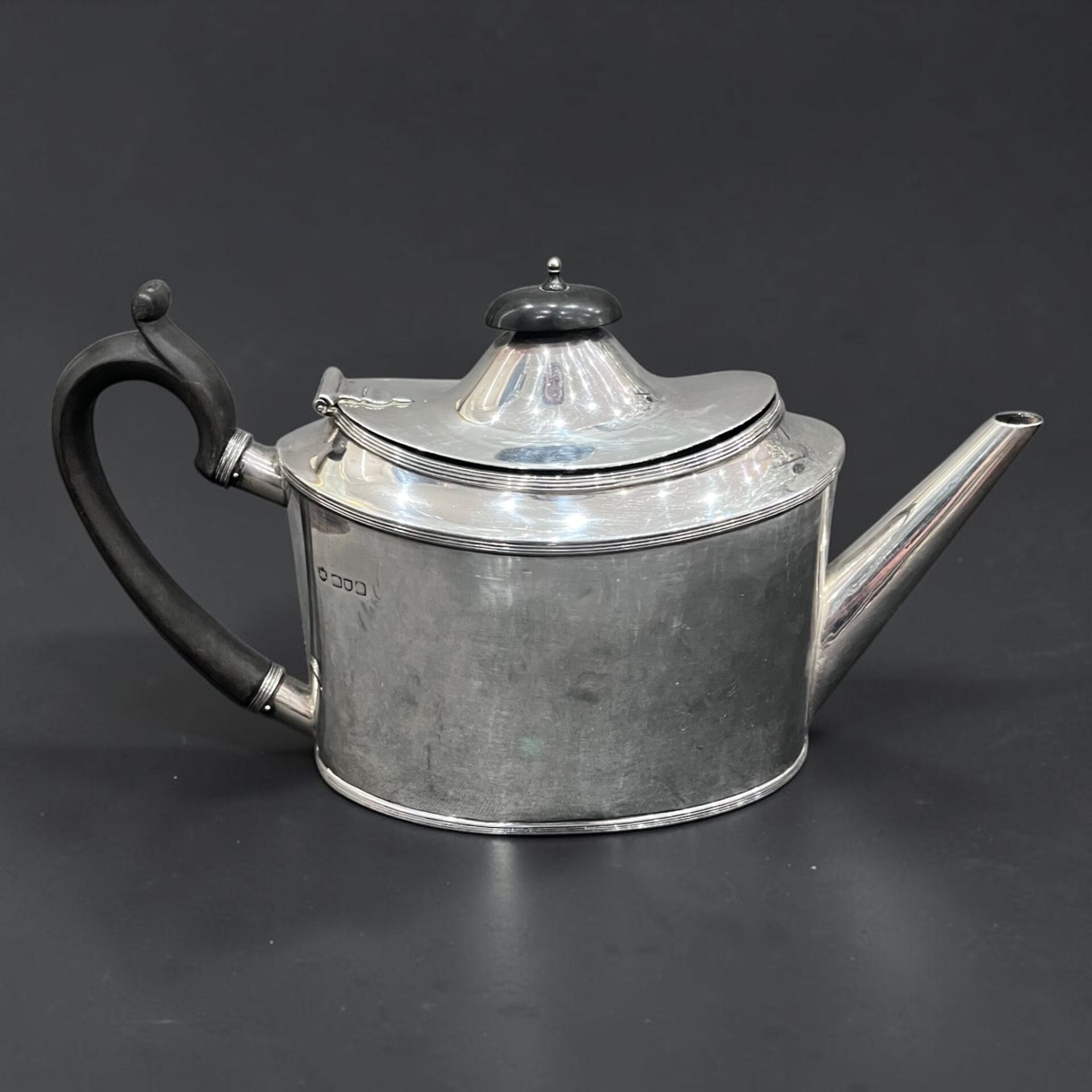 Georgian style silver teapot, London circa 1898 by Edward Barnard & Sons