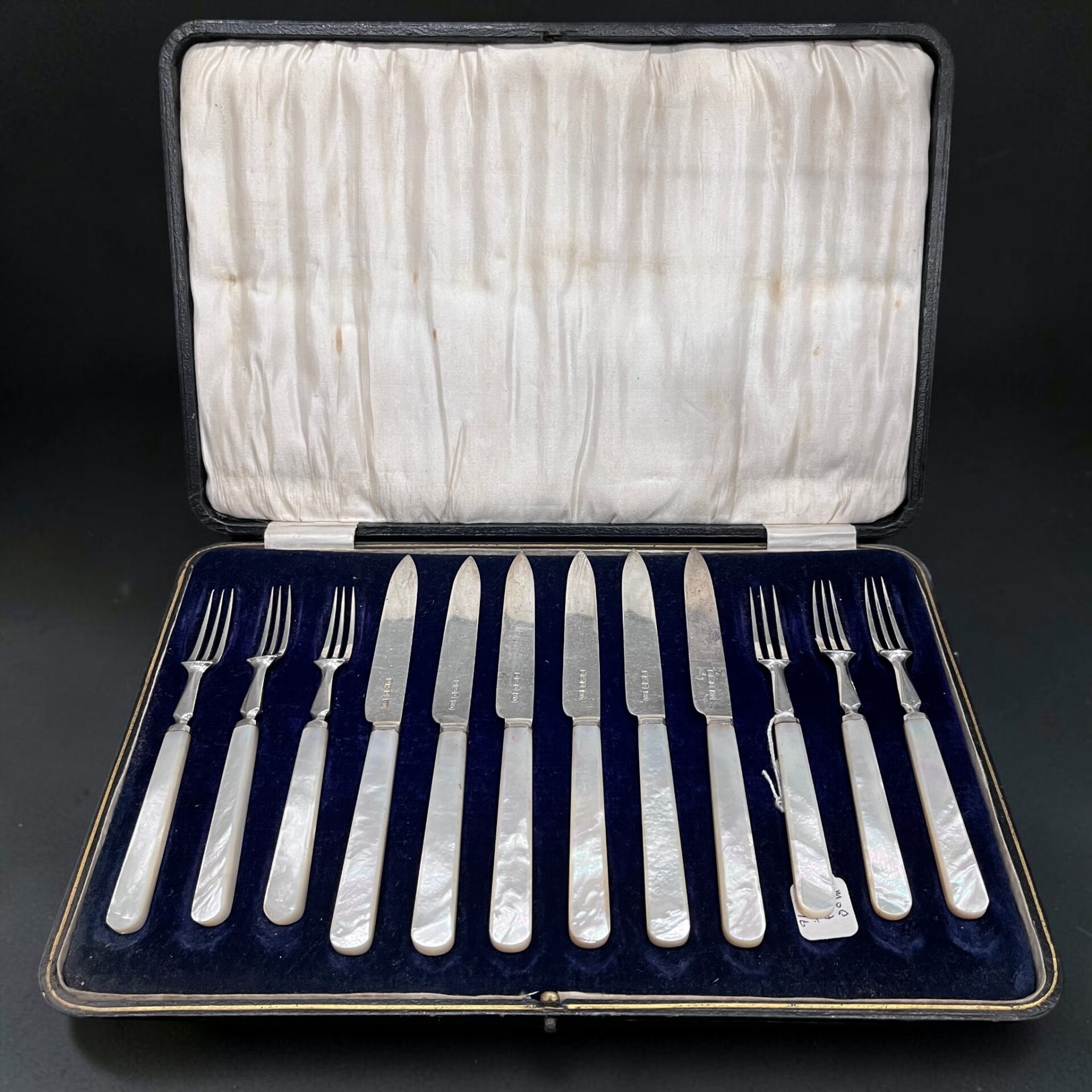 Silver & mother of pearl fruit knives & forks, Sheffield 1907 by Harold Atkins