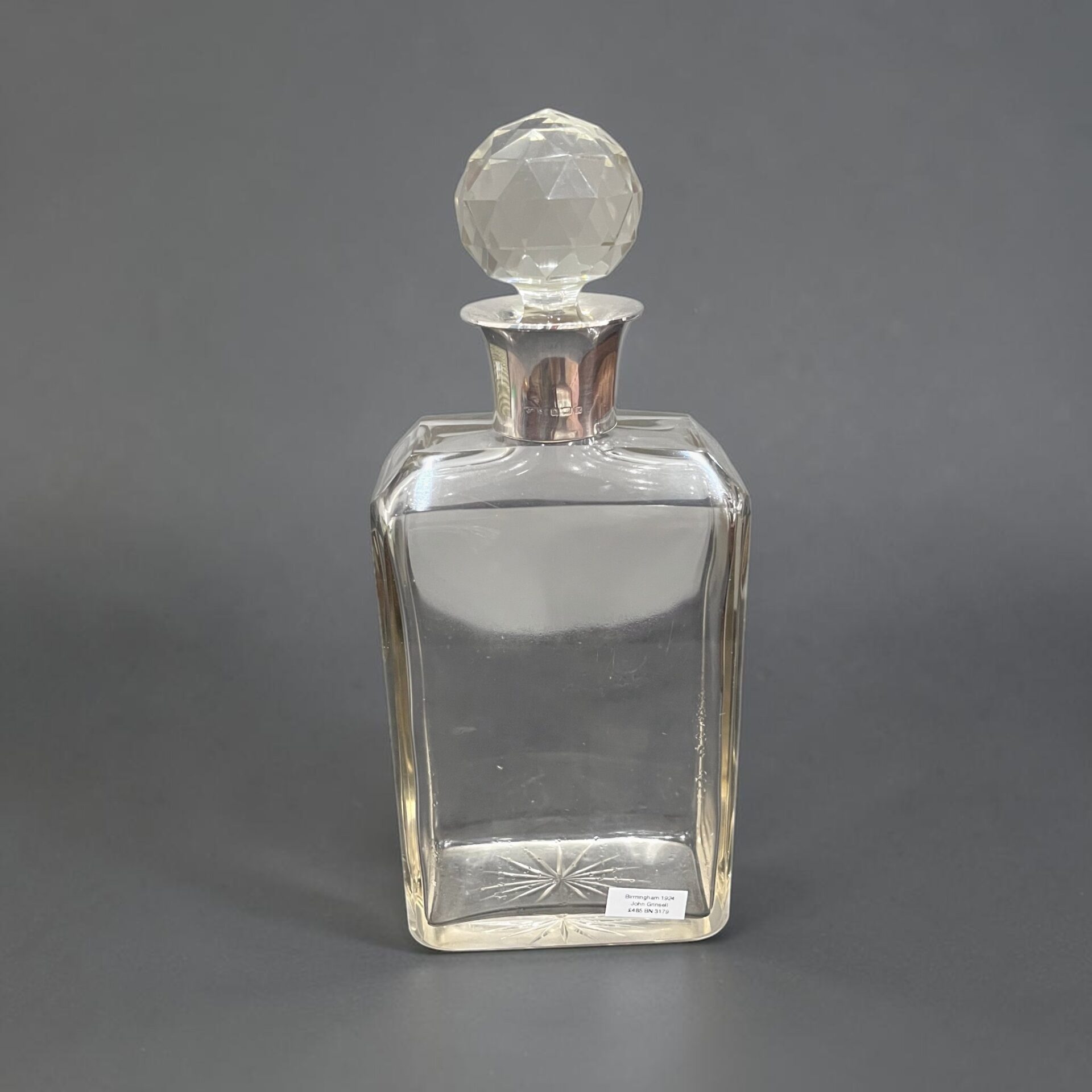 Glass decanter with silver collar, Birmingham 1924 by John Grinsell